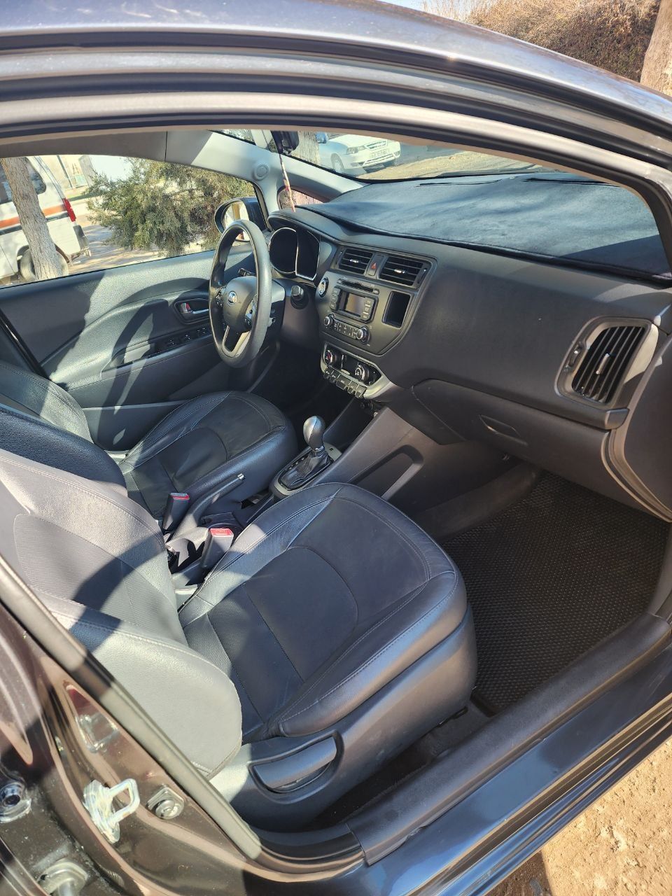 Kia Rio - 2014. Probeg - 183000