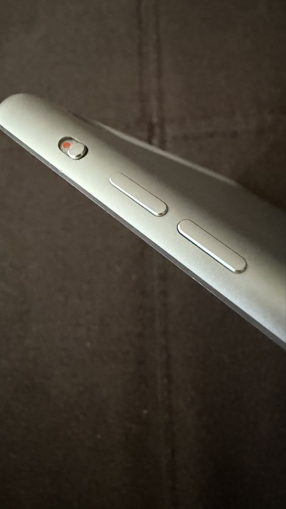 iPad Air Wifi + Celluar / Wi-Fi и мобилни данни