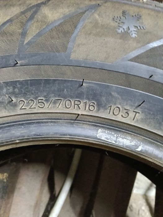 Резина на 16 стояли на хайландере