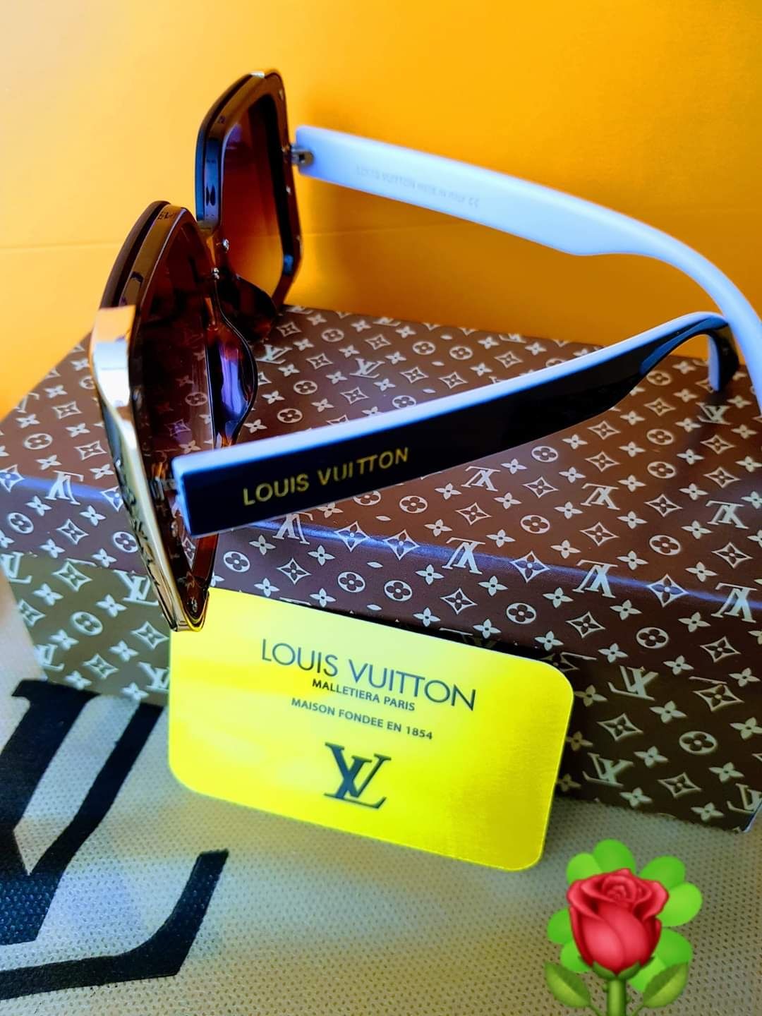 Ochelari de soare Louis Vuitton/super model, citie,saculet, etichetă