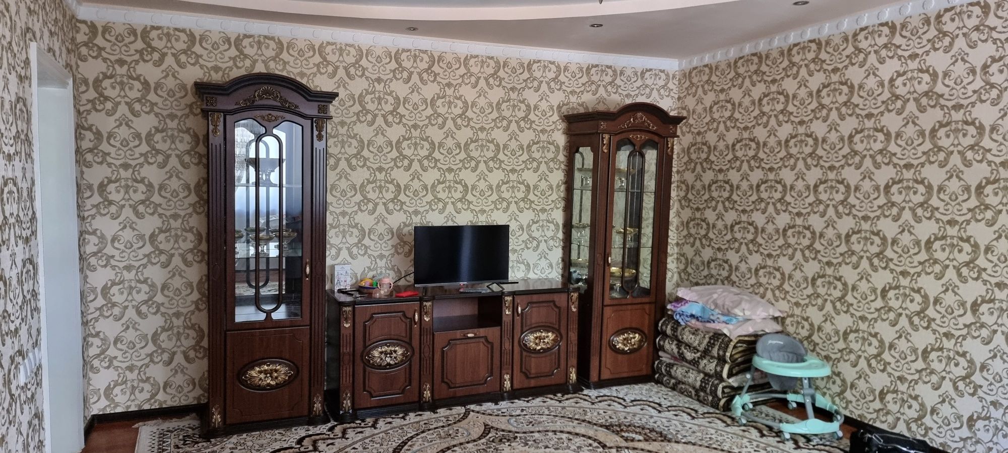 Продаётся ! Юнсабад 13 кв 2/2/9
