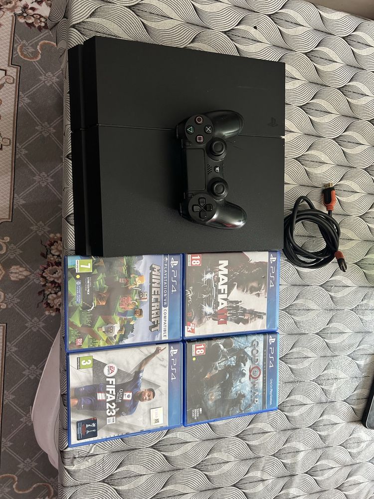 Playstation ps 4 с 4 дискови игри