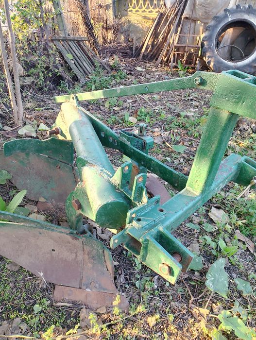 Vând plug cu 2 brazde