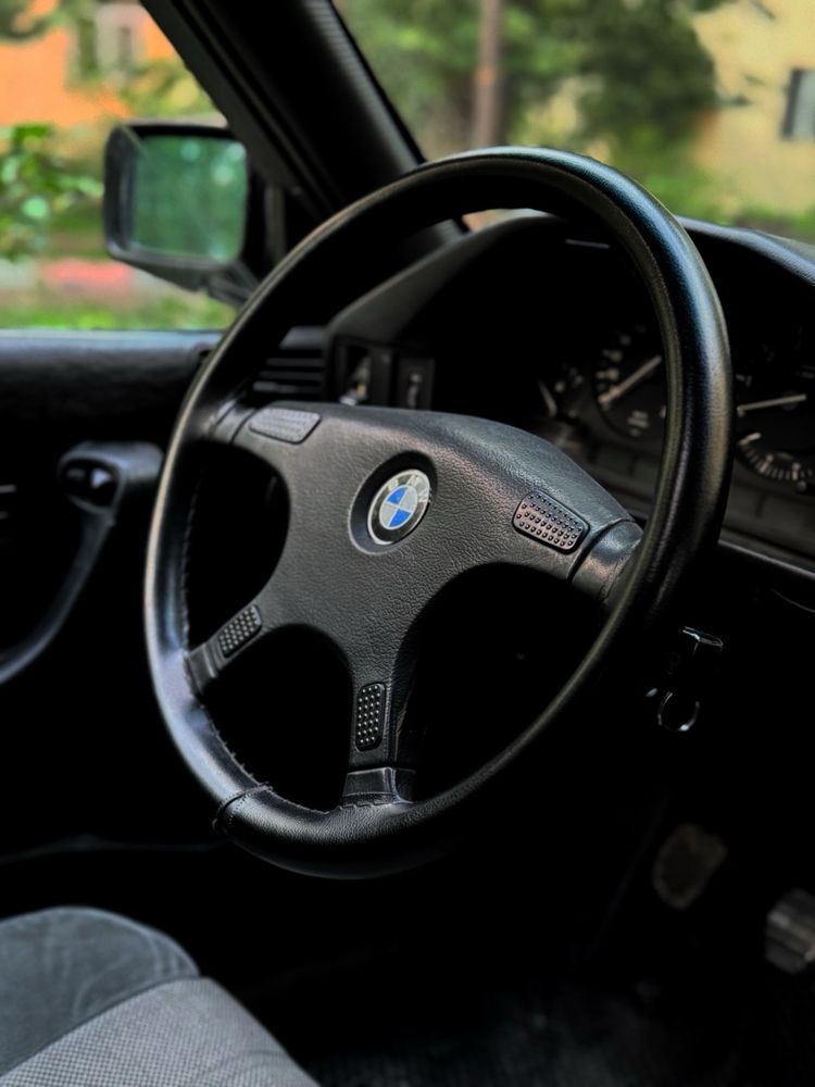 BMW E34 525i срочно
