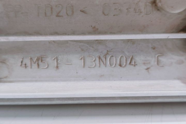 Soclu  Stop Stanga  4M5113N004C Ford Focus a 2-a generatie