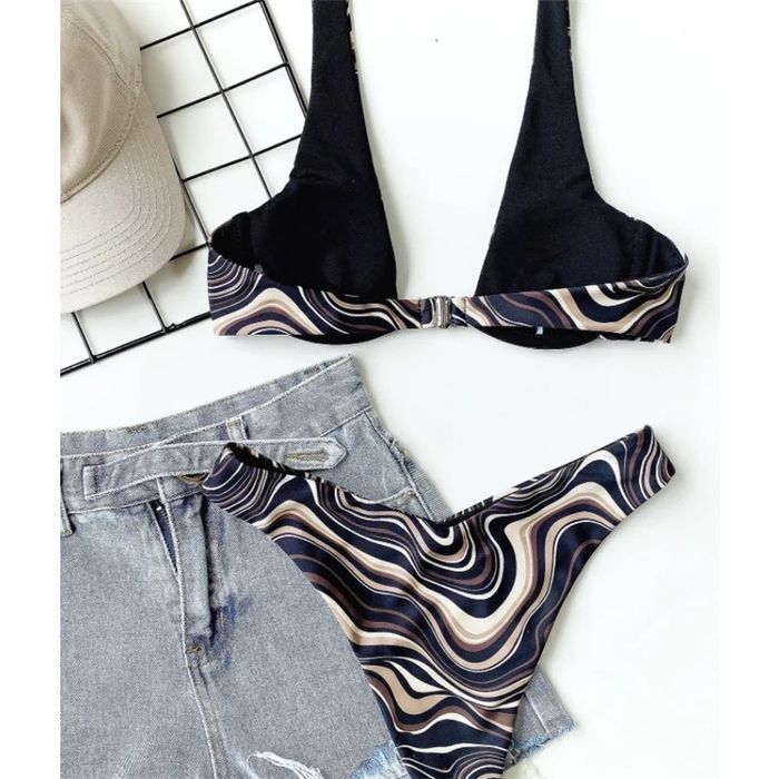 Costum de baie C133 (Daira-Shop.ro) Negru Push Up Brazilian Maro alb