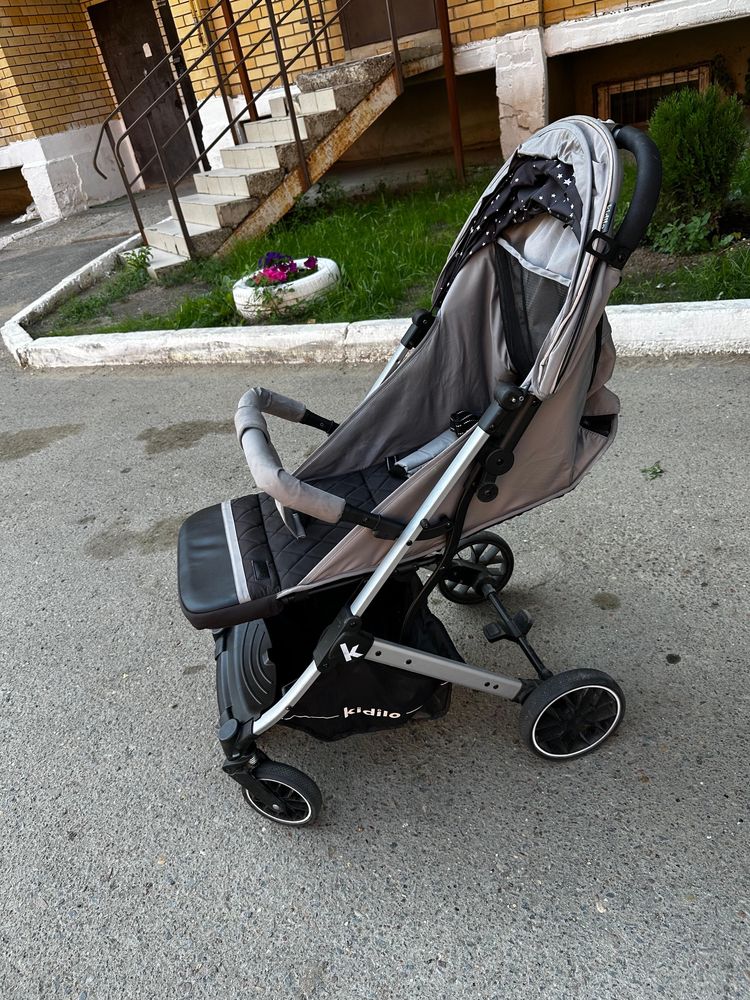 Прогулочная коляска kidilo
