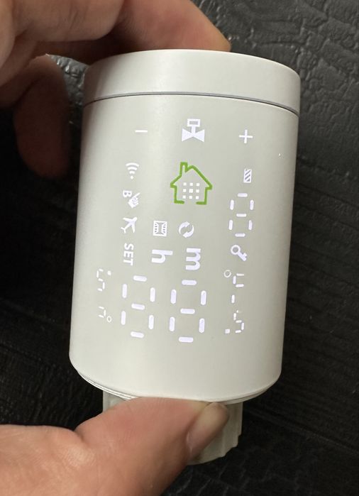 Smart Zigbee Radiator Actuator / Смарт термоглава за радиатор