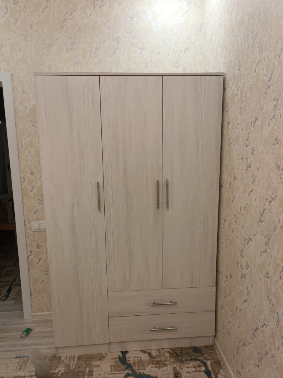 Shkaf sotiladi dastafka ustanovka bepul