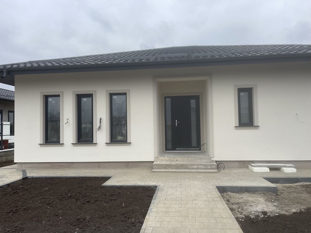 PLACA, 500 mp teren,4 Camere, 2 BAI, beci,incalzire pard.!Casa Dancu