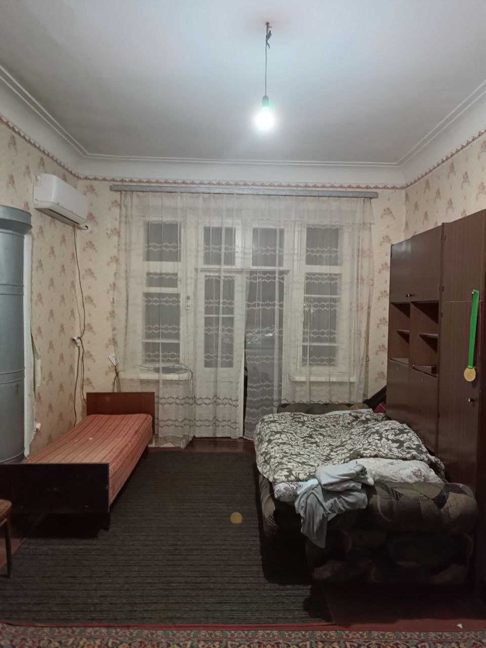 Продаётся двухкомнатная квартира в г.Чирчик центр города Навои