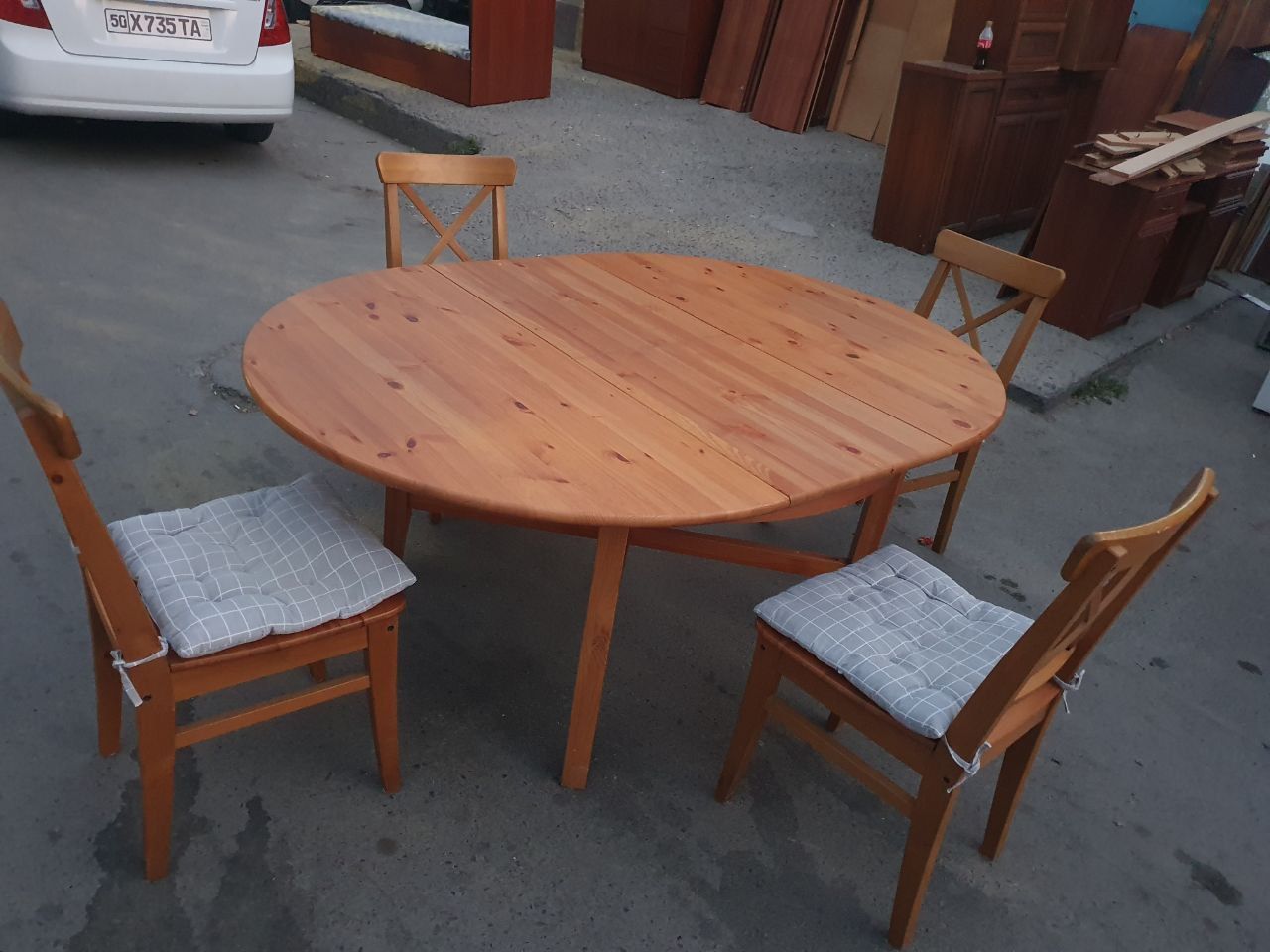 продам фабричный стол стулья