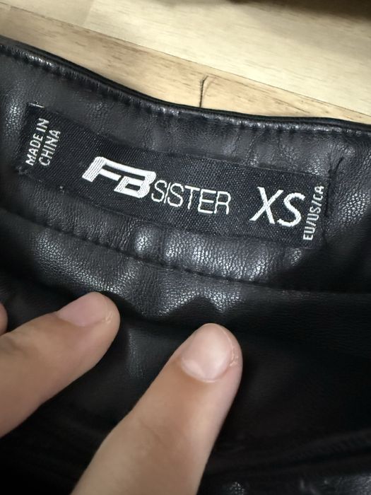 Кожен панталон на New yorker