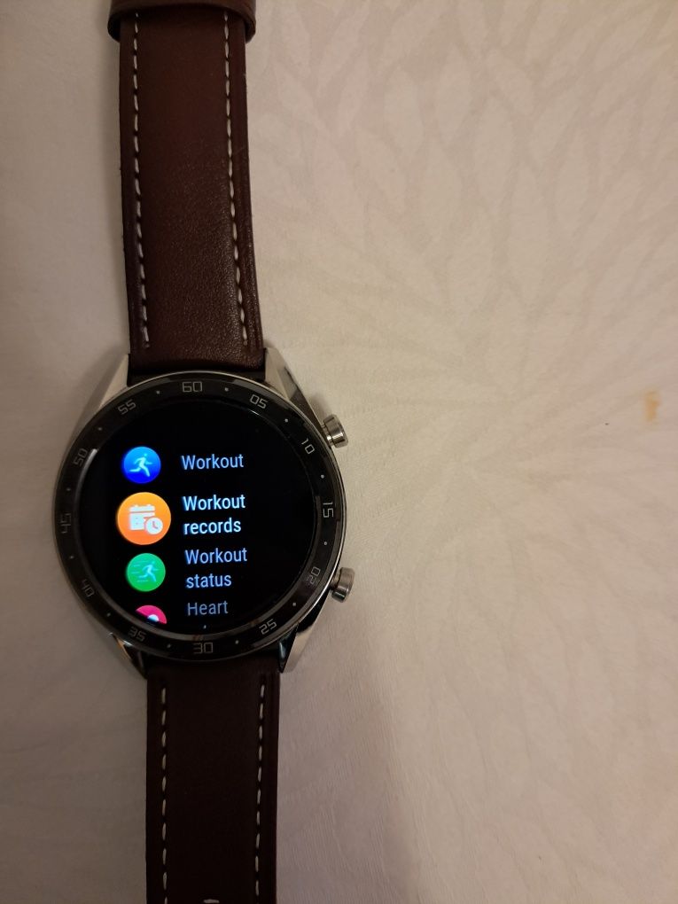 Смарт часовник Huawei watch GT1