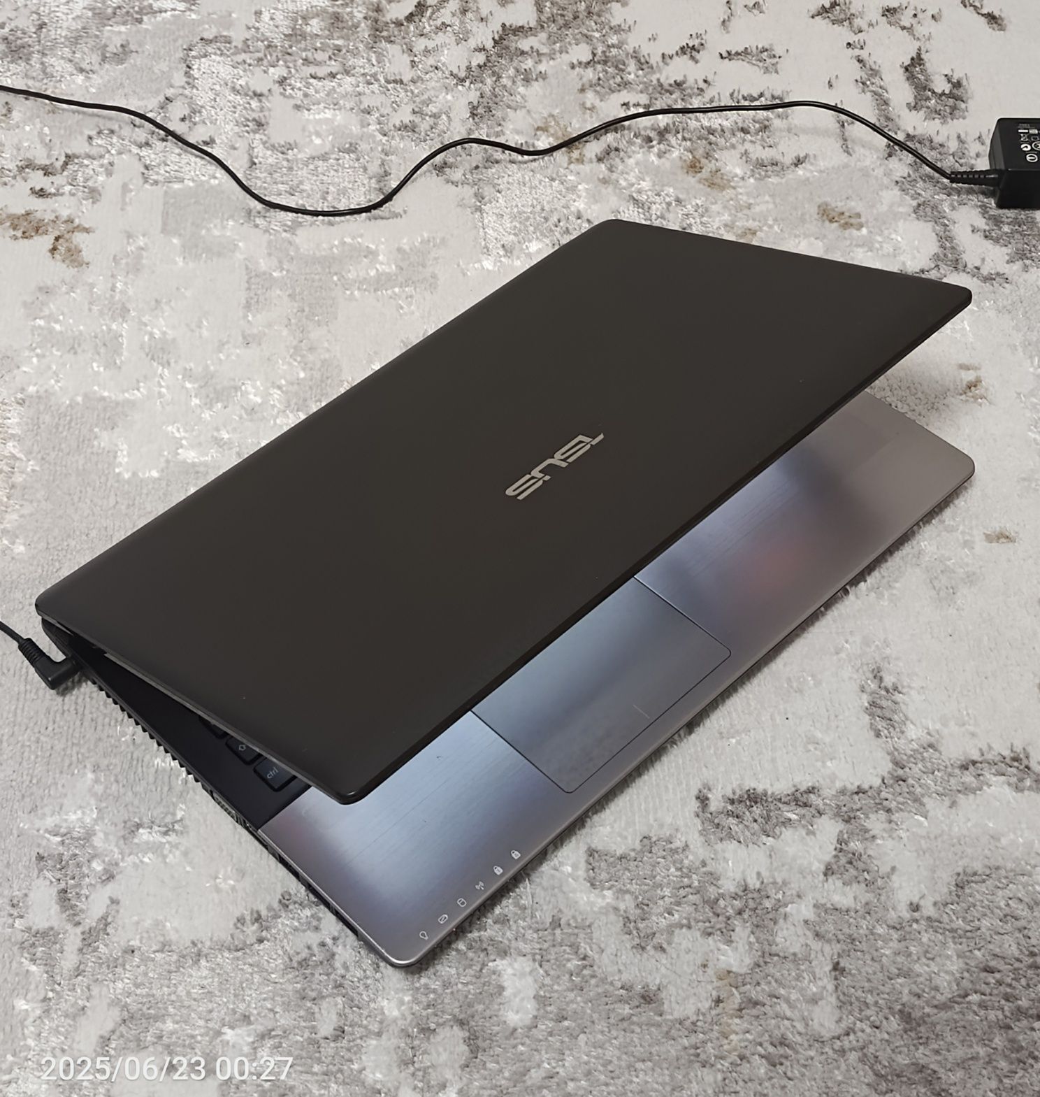 Ноутбук Asus Core i5 в хорошем состоянии