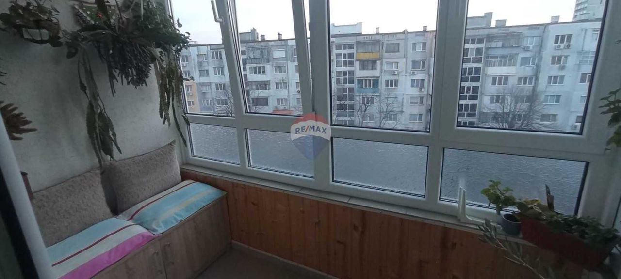Продава се Двустаен апартамент в Варна, Левски - 68 кв.м за 2324 €/кв.м - Снимка #8
