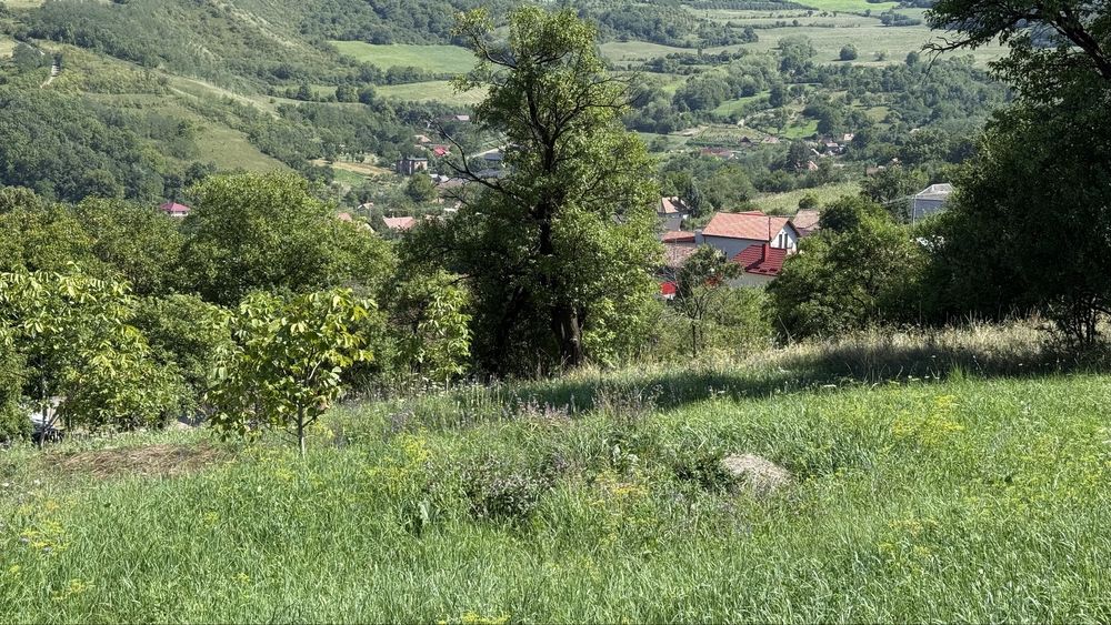 Teren intravilan Caianu 1400 mp panorama deosebita