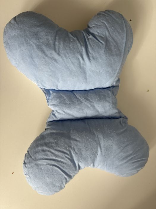 Бебешка възглавница тип пеперуда