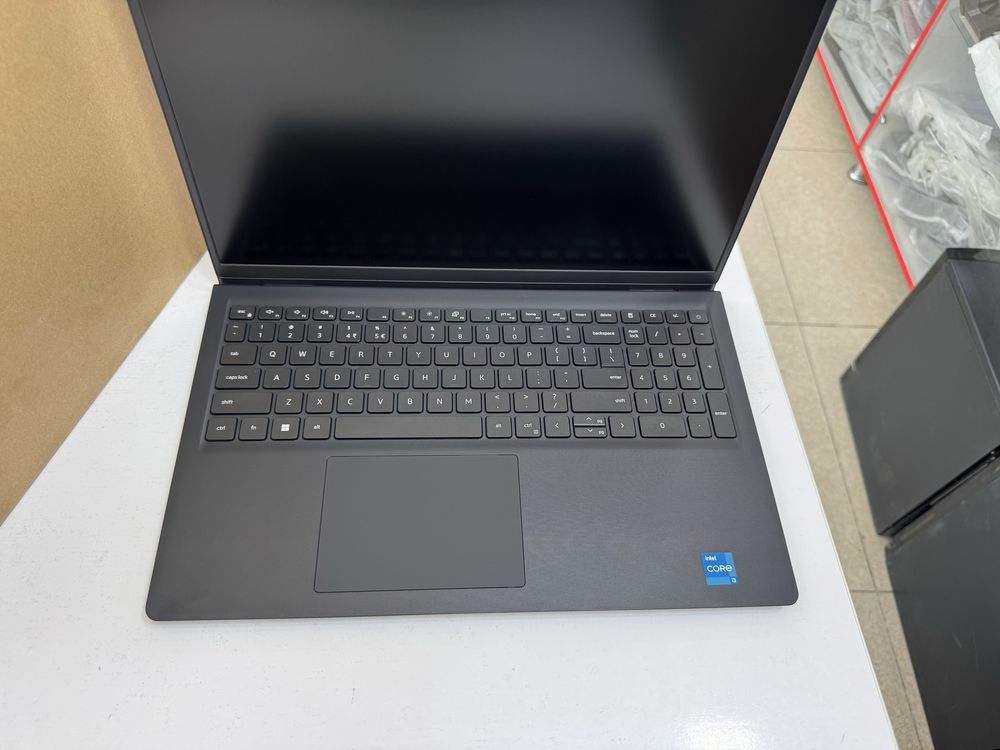 amerikanski dell core i3 13 avlod 8/512 120hz ekranga ega yangisidan