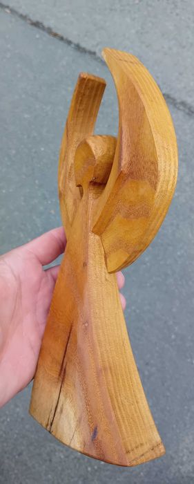 Ангел. Аврска дървоезба.