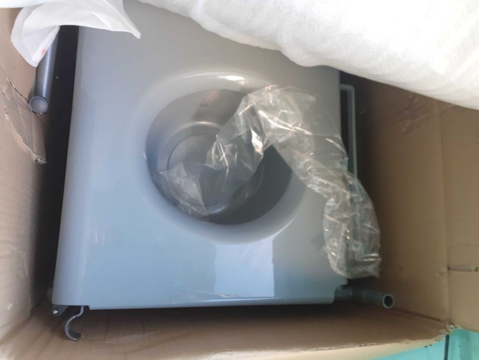 Scaun cu rotile si vas de toaleta