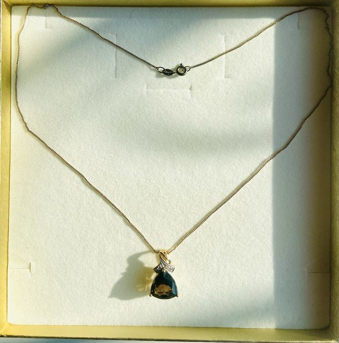 Pandantiv din argint aurit pe lant cu pietre-cuart fumuriu si diamante