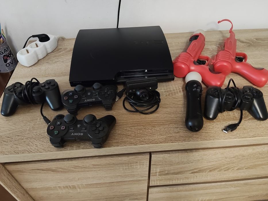 Consola de jocuri PS3 Slim, de vânzare !