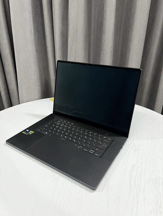ASUS ROG Zephyrus G16 (GU605MI) RTX 4070, Intel U7 155H, 1TB, 32GB
