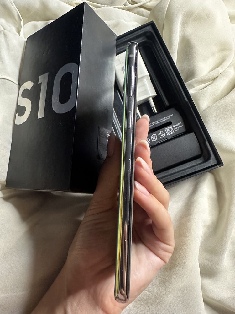 Samsung S10, 128GB + Casti Buds+