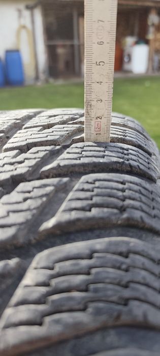 Зимни гуми 265/70 R16 NOKIAN за джип