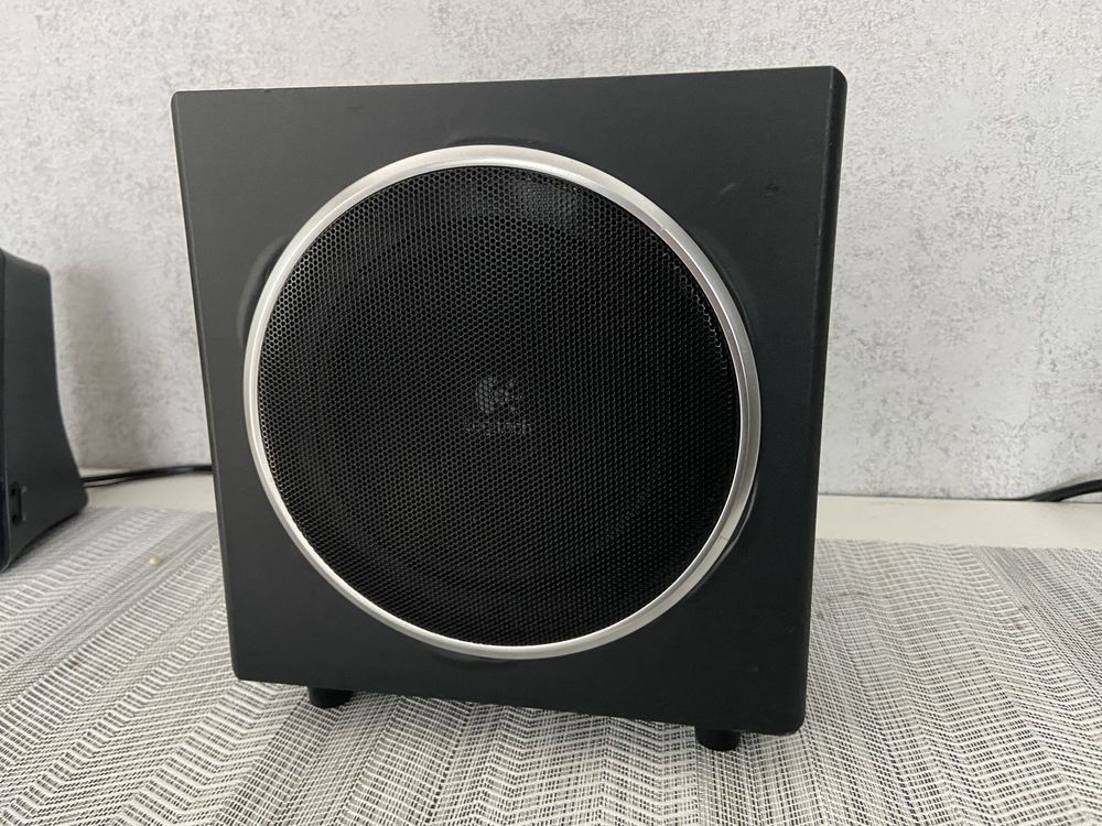 Буфер С Колони Logitech Z523 2.1