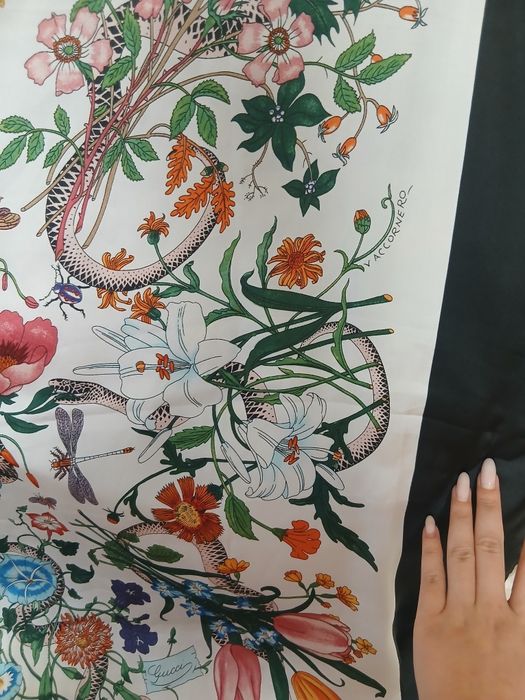 Gucci floral snakes копринен шал