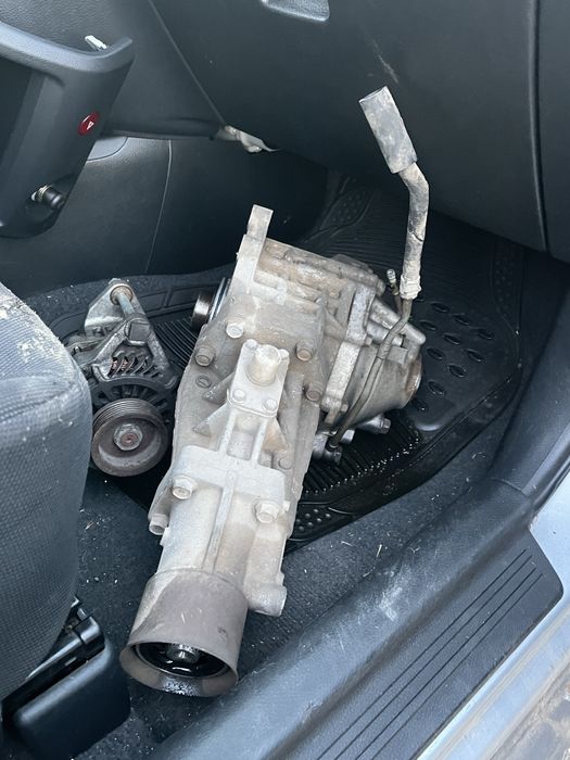 На части Mitsubishi Outlander