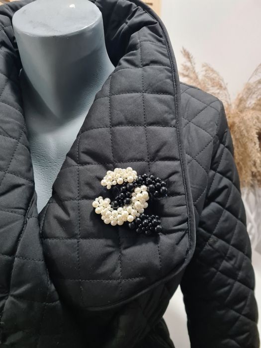 Brosa handmade alb negru