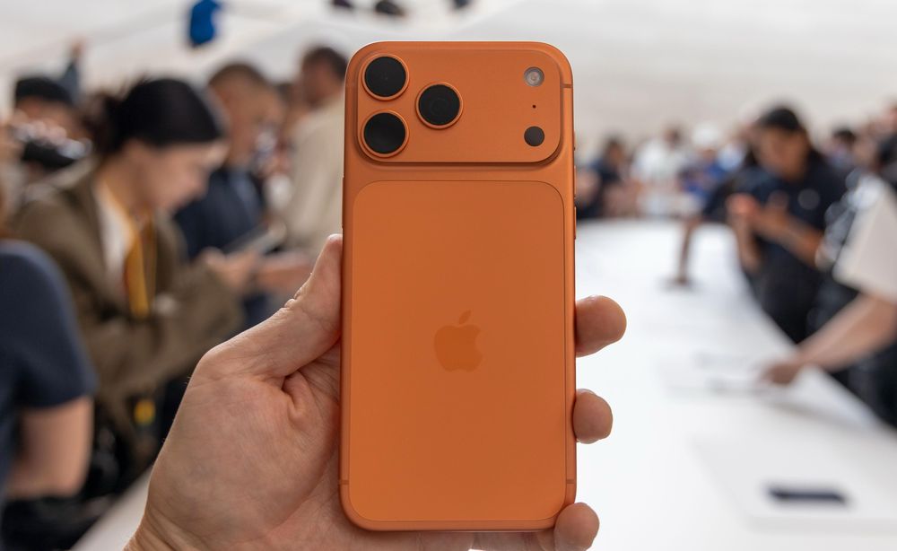 Iphone 17 pro max orange