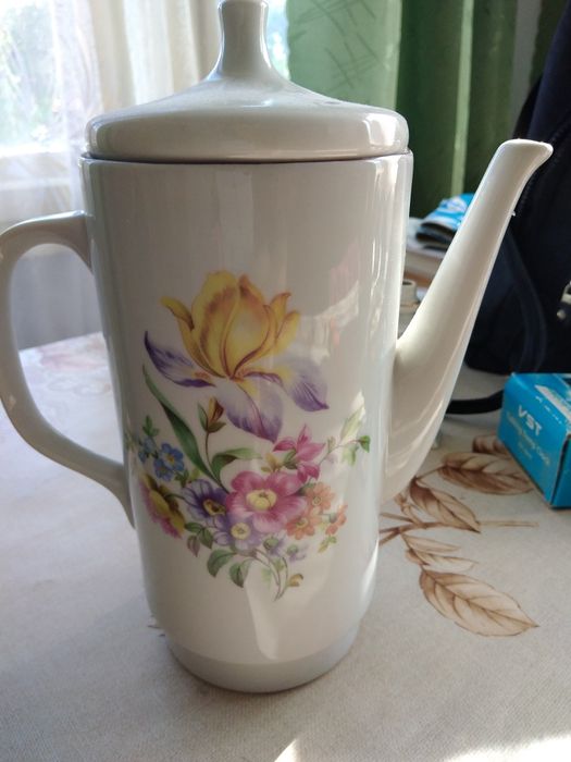 Порцеланови фигурки, бижутерки и други изделия