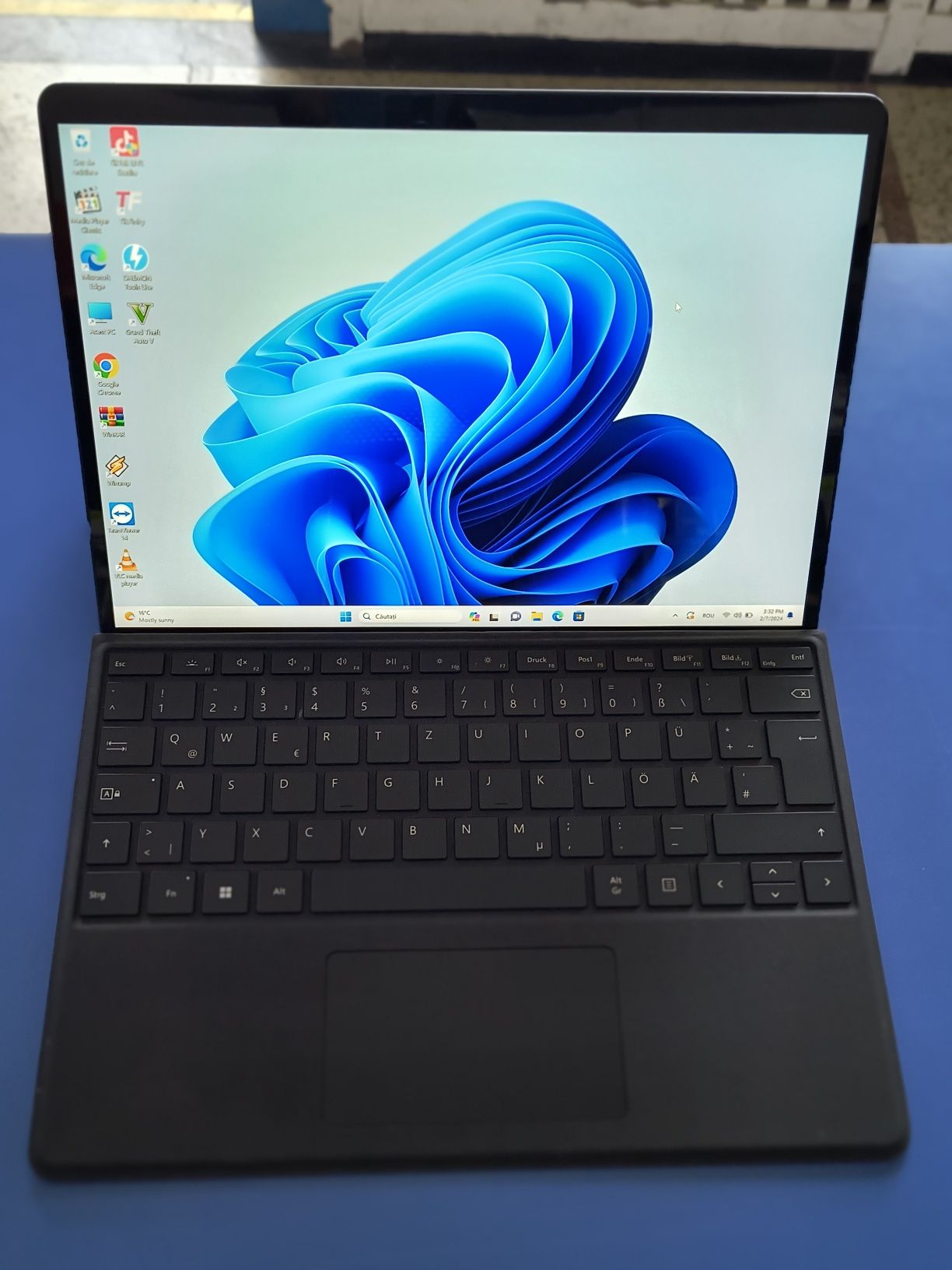 Microsoft Surface 8 Pro