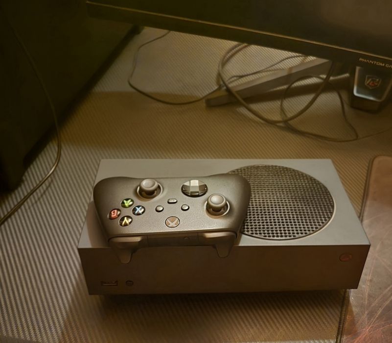 Xbox Series S 1TB Black - Impecabil, Minim Utilizat, Livrare cu OLX