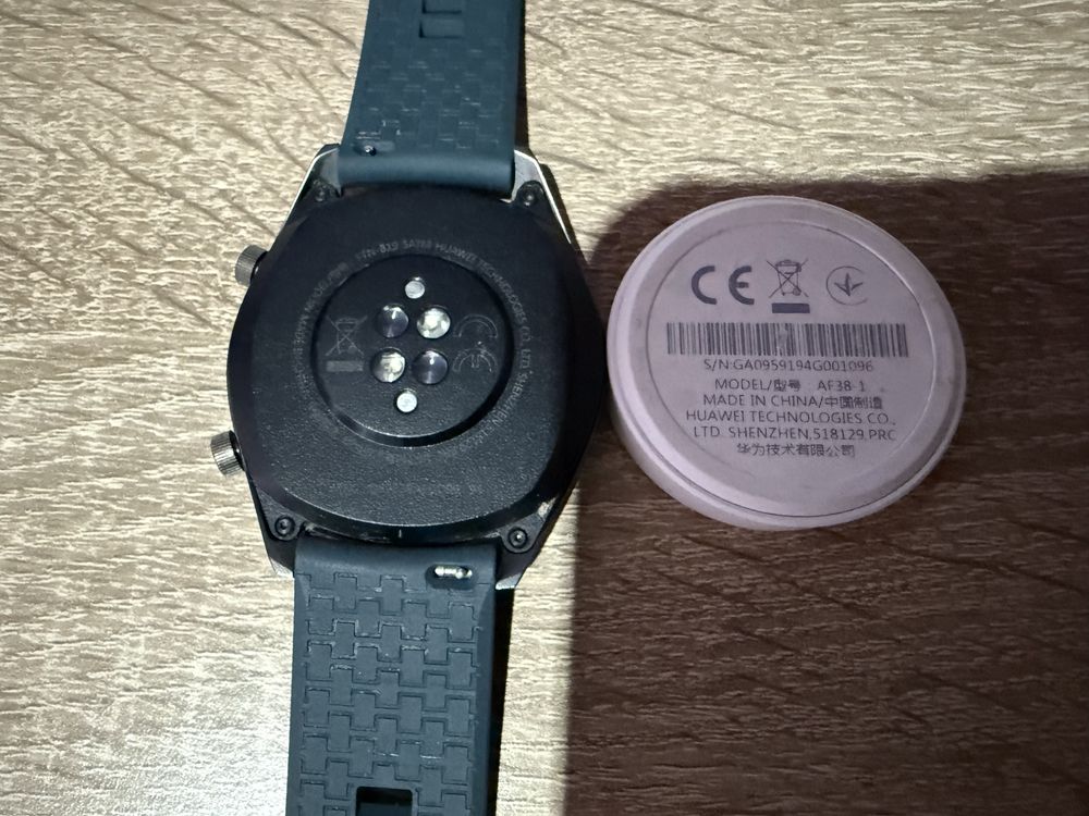 Продавам Huawei watch gt-1