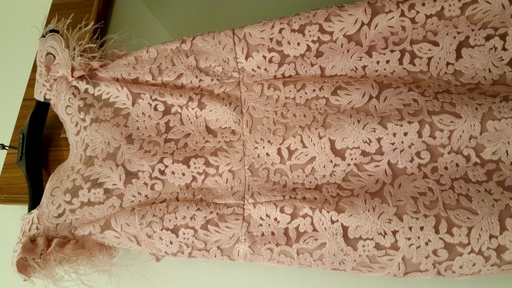 Rochie din dantela scurta cu pene eleganta