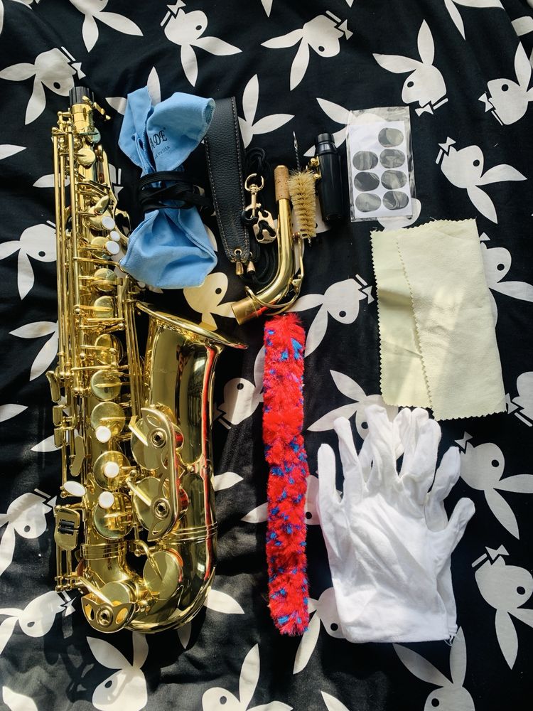 Saxofon alto Startone – ca nou , cu accesorii incluse
