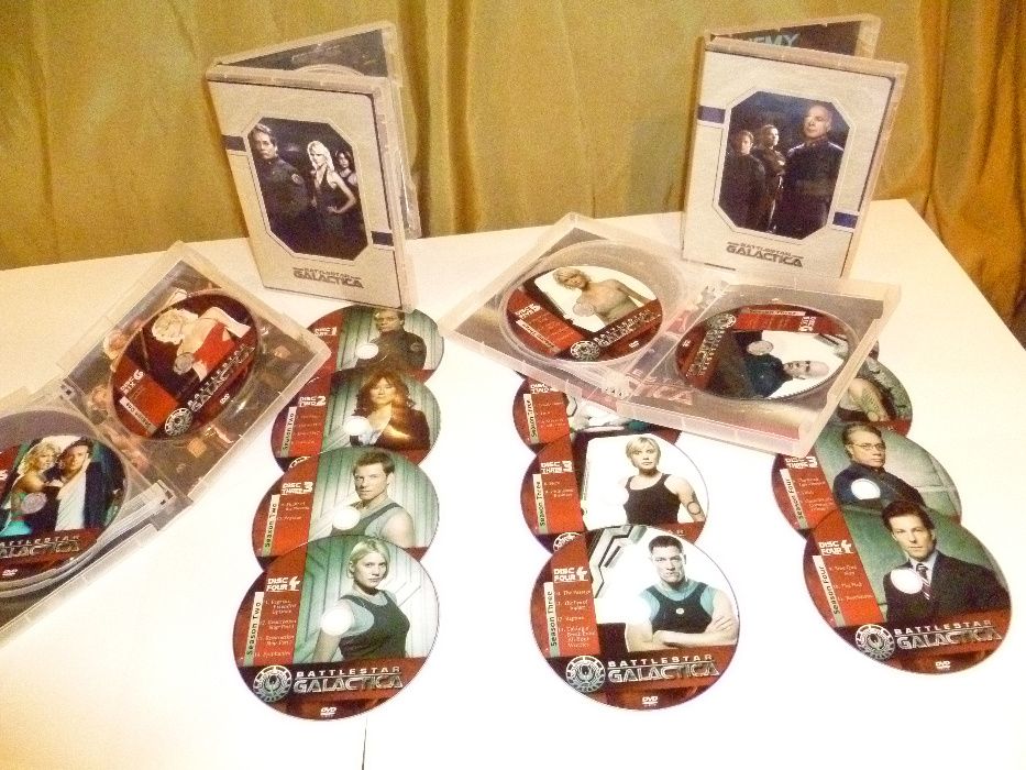 Battlestar Galactica 2004 2009 4 sezoane DVD
