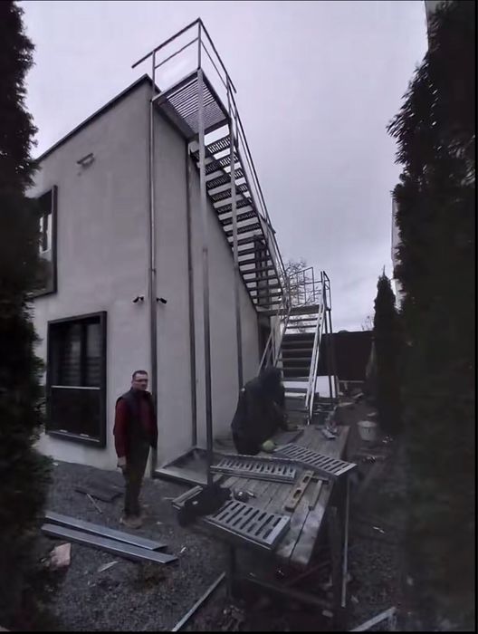 Scara metalica zincata in toata tara