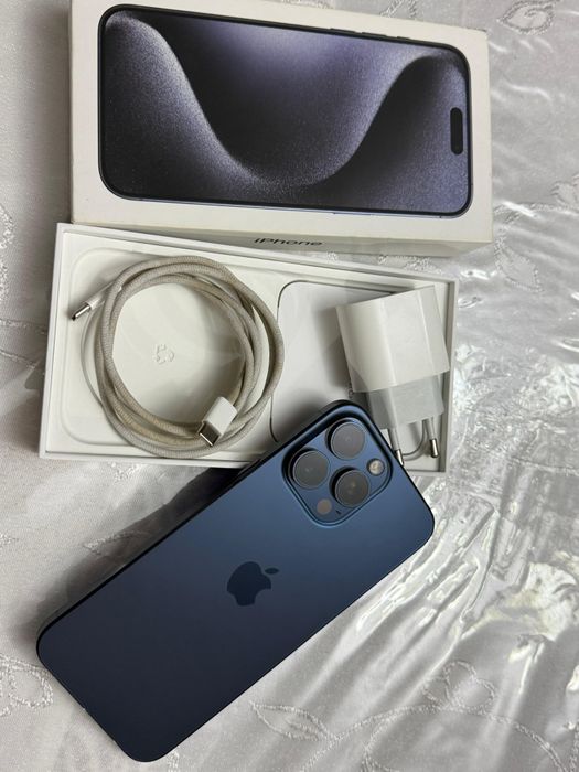 Продам Айфон 15 про мах 256гб