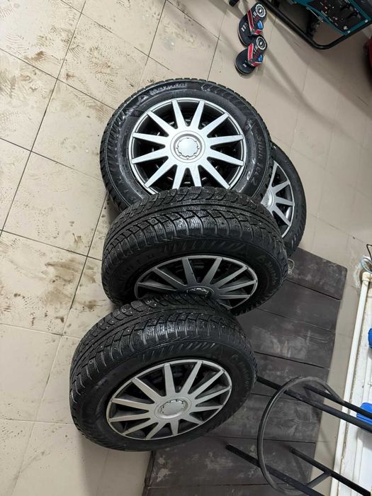 Зимние шины шипованные комплект на железных дисках  R15 195\65