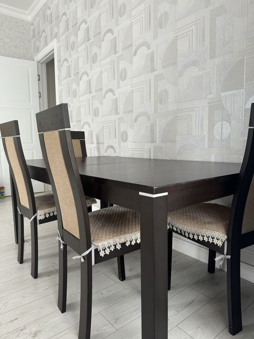 Продам стол 180*100 (+80см) со стульями