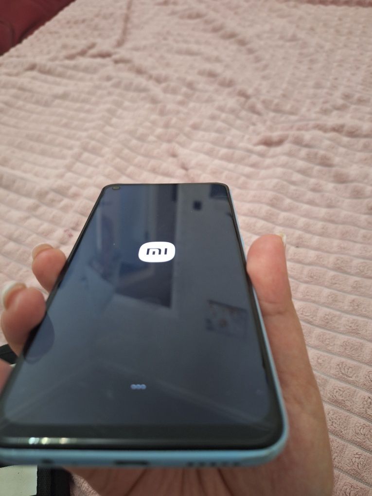 Redmi note 9 продаю срочно
