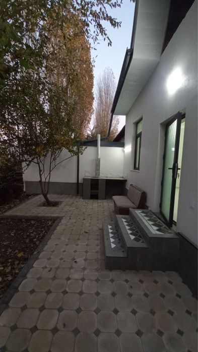 Uchastka  orientr food city Yangı Qoyliq bozor