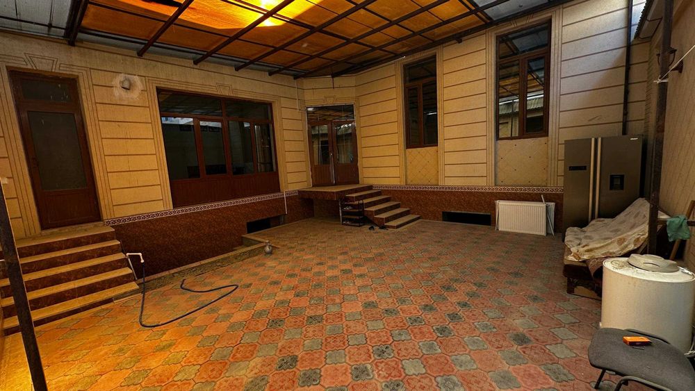 2 этажли 2 сотихдан иборат коттедж сотилади Карвон бозор