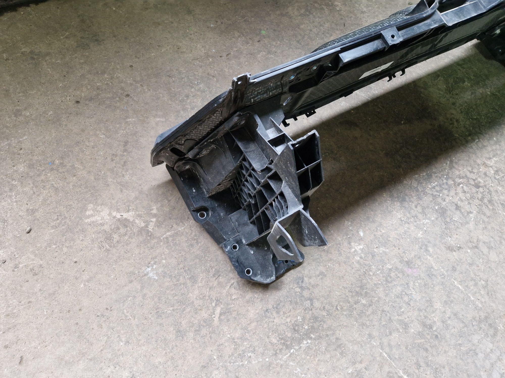 Plastic trager suport calandru Mercedes GLE W167 C167 GLS  A1673540110